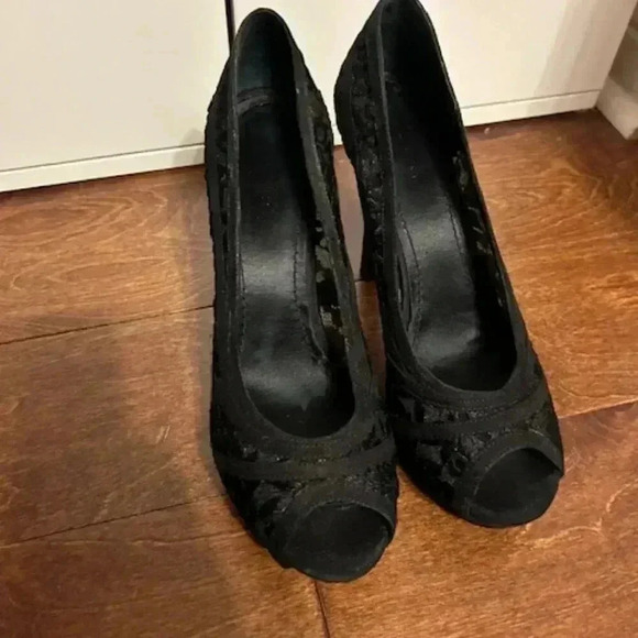 Nine West Black Lace  Platform Heels Size 7.5 - Picture 4 of 6